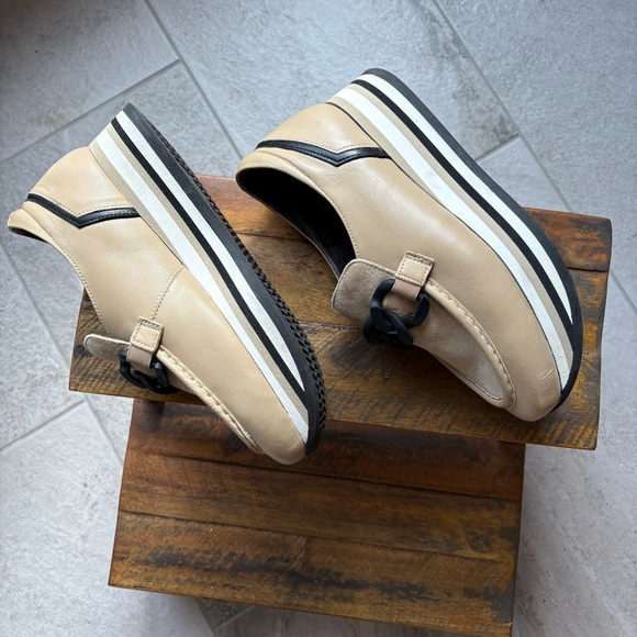 Softwaves Women's Tan Loafers with Black Accent - Picture 3 of 4